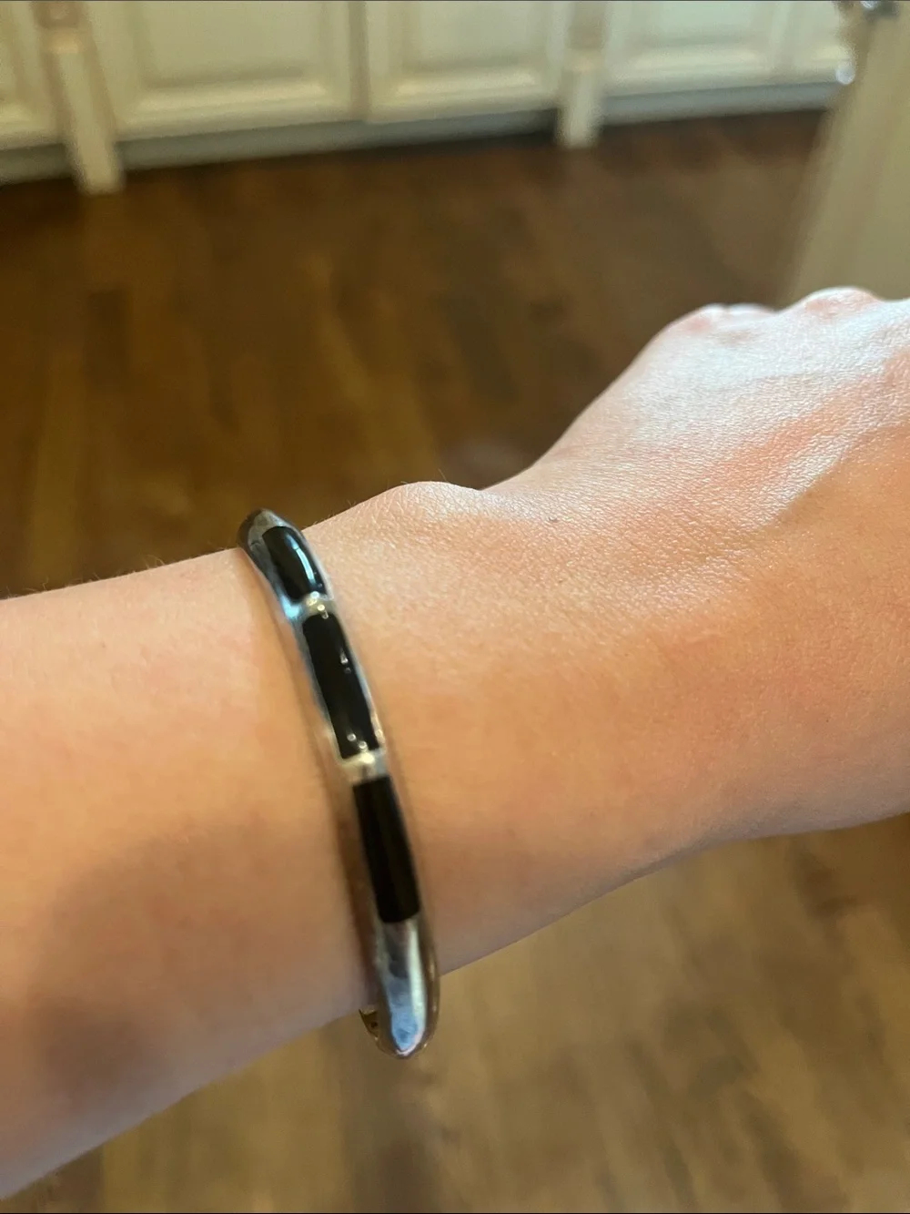 Sterling/onyx vtg Sleek Black and Silver Enamel Bangle Bracelet